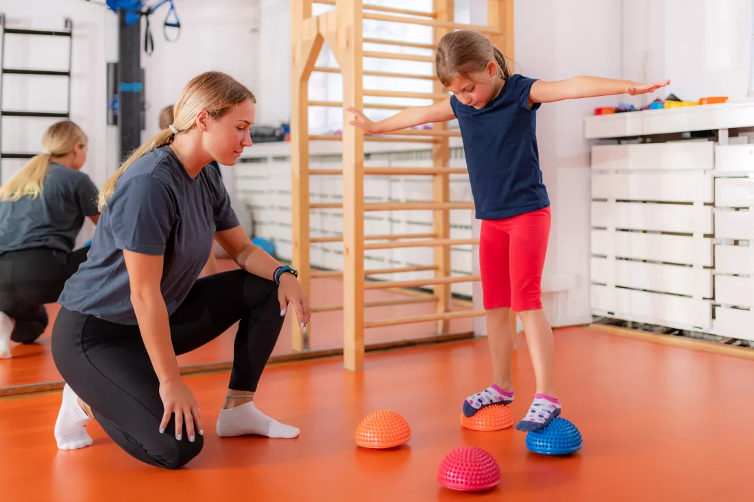 child-training-balance-improvement-flat-feet-correction-walking-spiked-halfballs